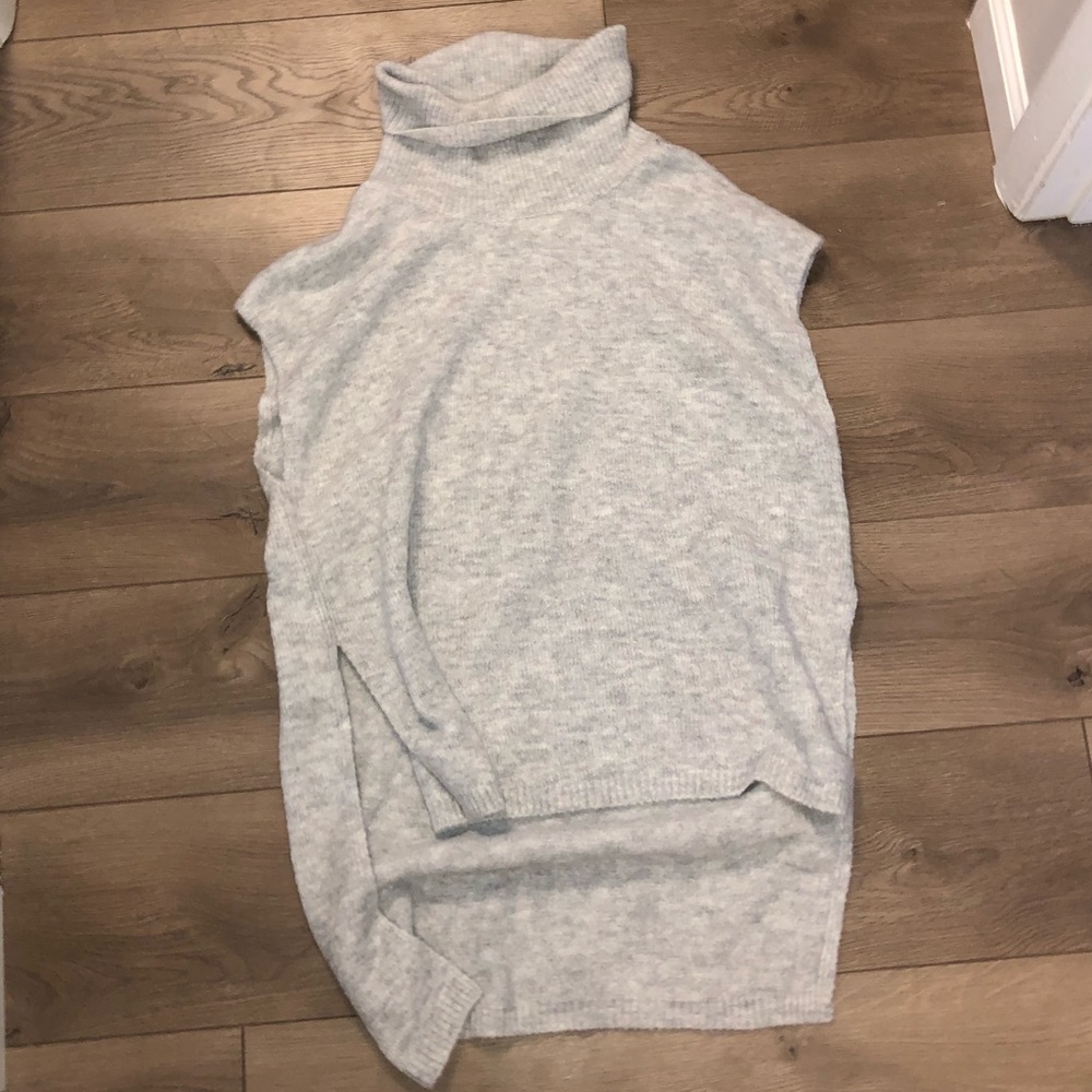 Sleeveless sweater tunic